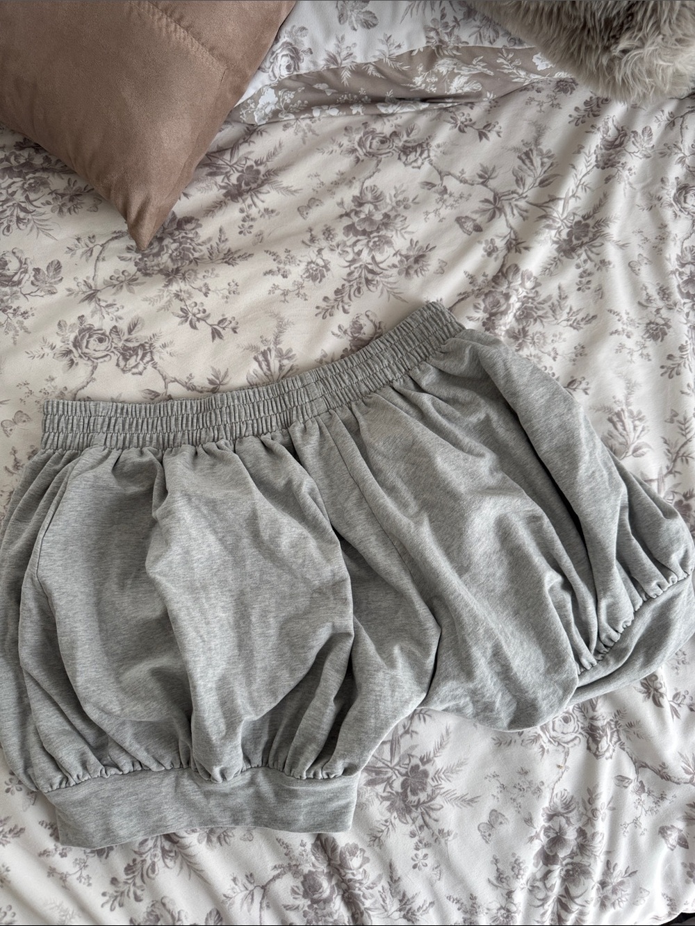 Norma Kamali Boyfriend Puff Short - Picture 8 of 8